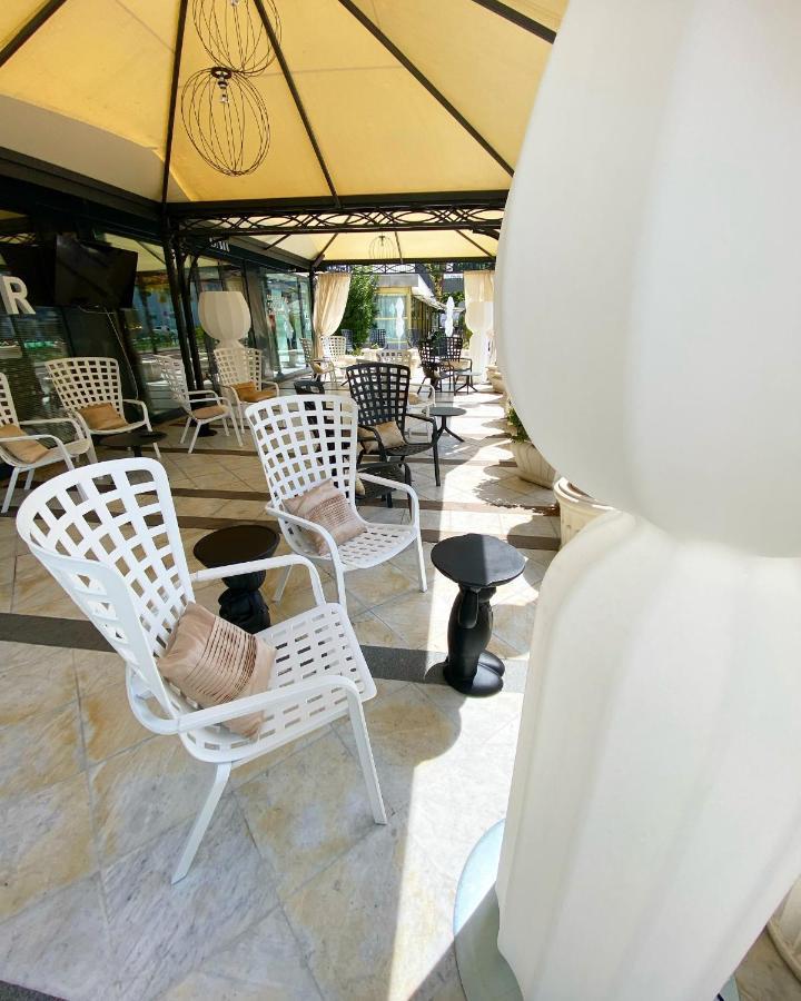 Hotel La Perla ريفا ديل غاردا المظهر الخارجي الصورة