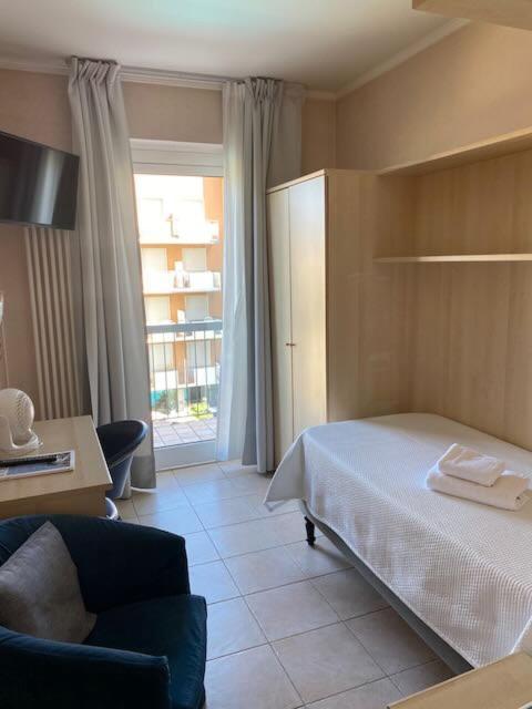 Hotel La Perla ريفا ديل غاردا المظهر الخارجي الصورة