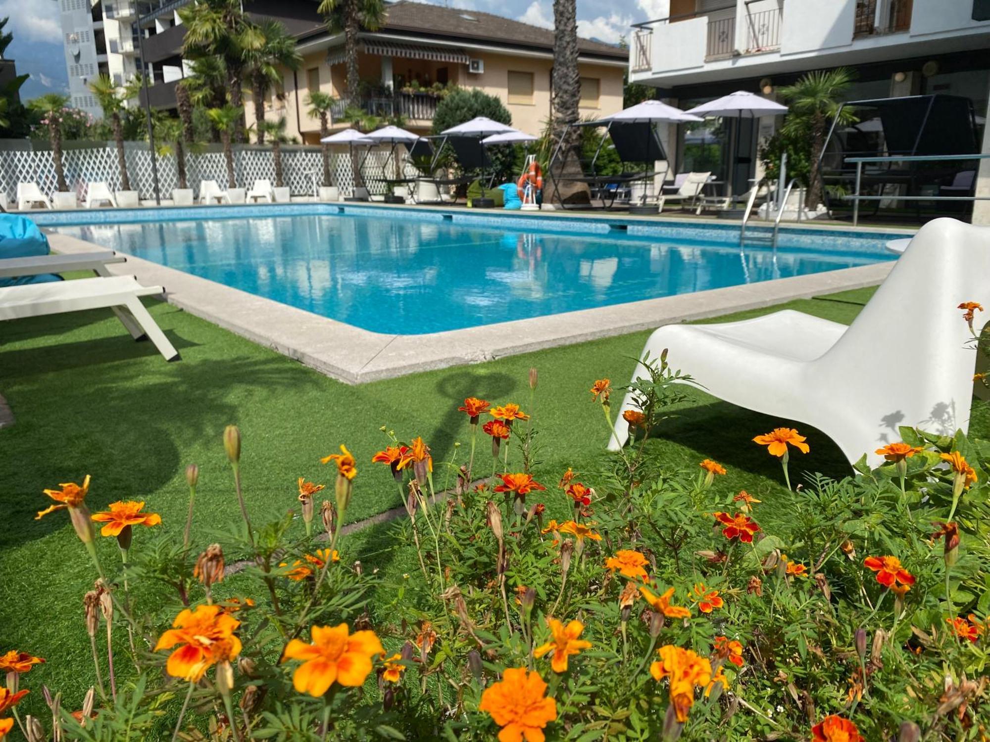 Hotel La Perla ريفا ديل غاردا المظهر الخارجي الصورة
