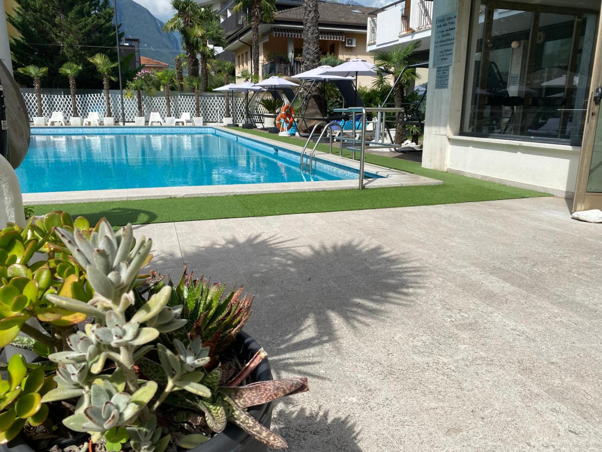 Hotel La Perla ريفا ديل غاردا المظهر الخارجي الصورة