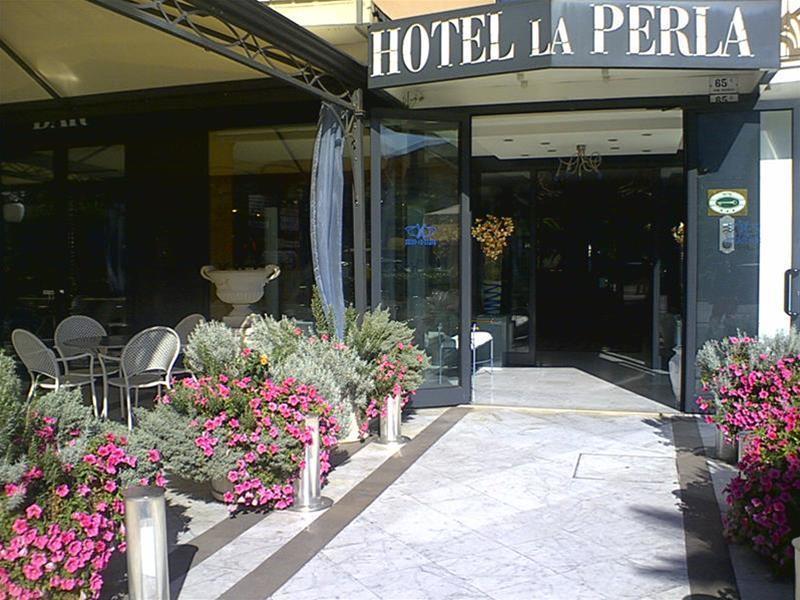 Hotel La Perla ريفا ديل غاردا المظهر الخارجي الصورة