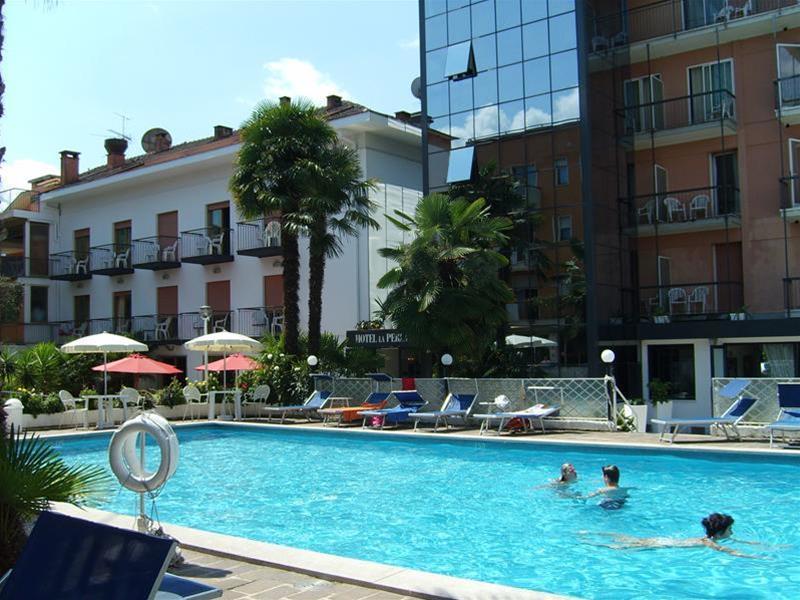 Hotel La Perla ريفا ديل غاردا المظهر الخارجي الصورة